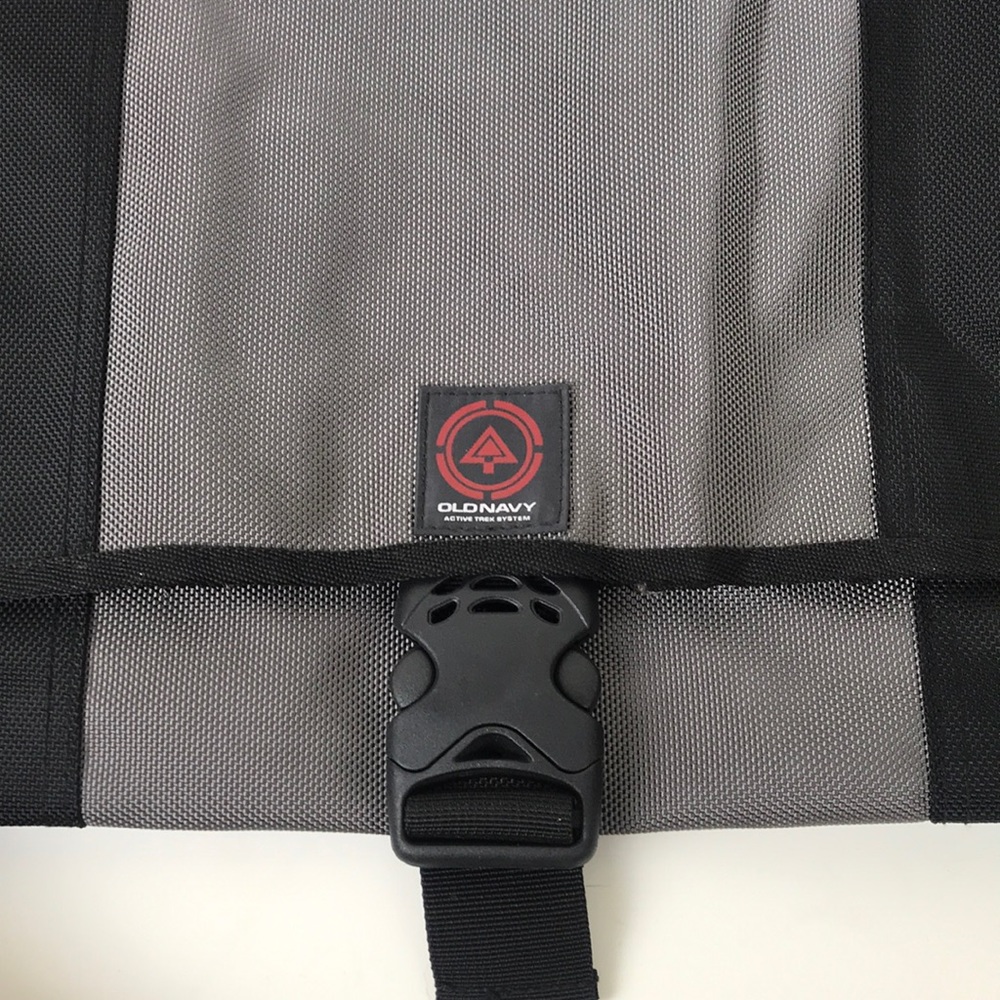 Old Navy Messenger Cross Body Book Bag NEW - Picture 3 of 3